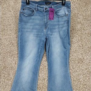 2872 Size 18W Judy Blues Trouser Flare Stretch Jeans, High Rise.